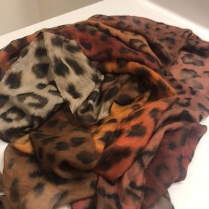 Chico’s Anniversary ombré animal print scarf/wrap